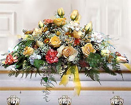 Cojin de flores mixtas y rosas para funeral