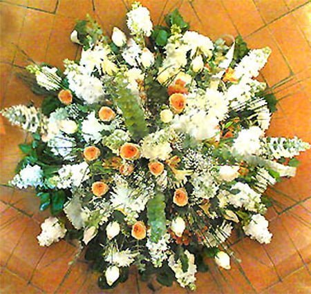 Corona-medallon-funeral-flores