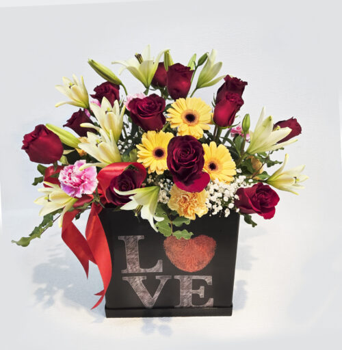 impacta con una hermosa caja de flores